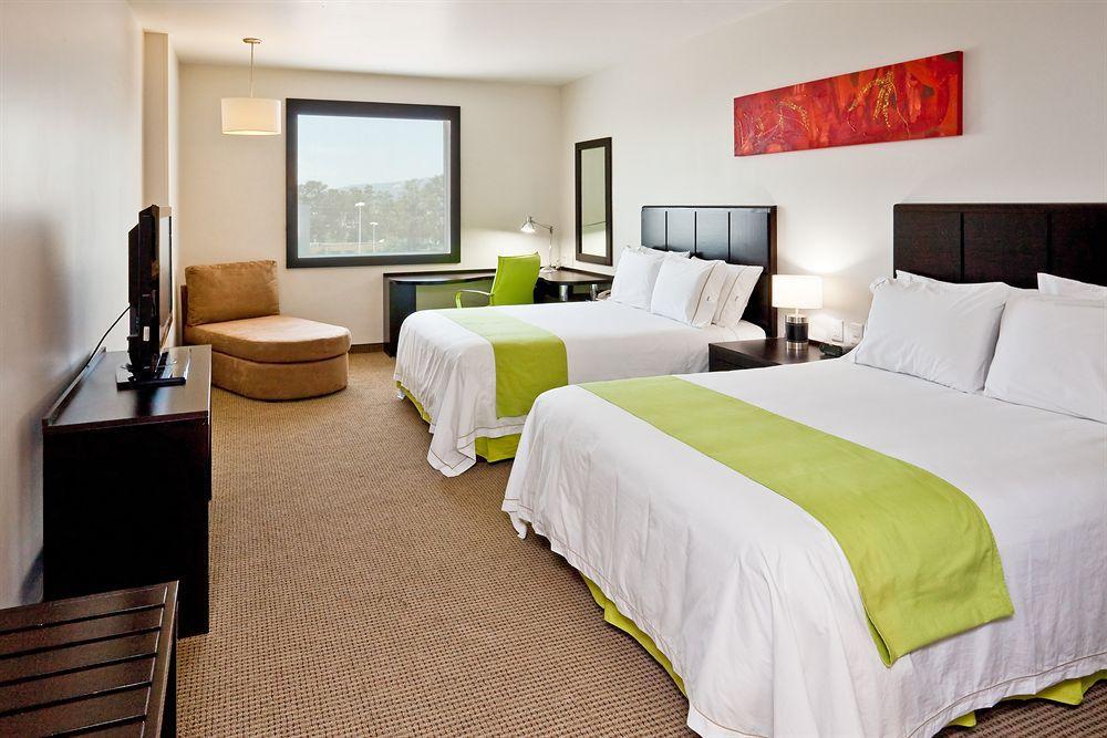 Holiday Inn Express Guadalajara Iteso By Ihg Zapopan Habitación foto
