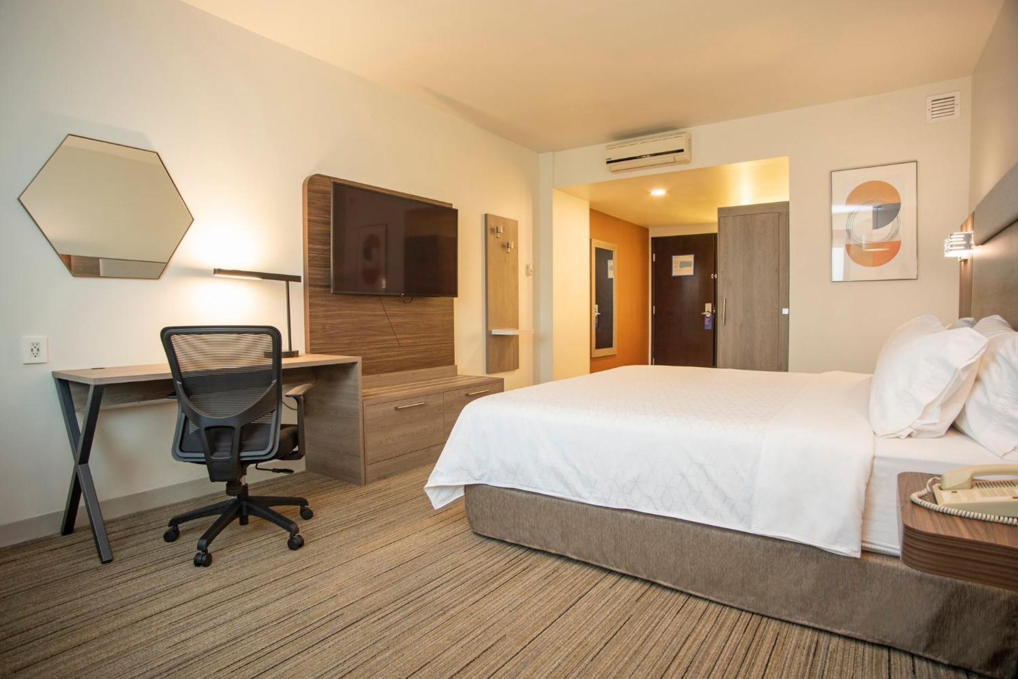 Holiday Inn Express Guadalajara Iteso By Ihg Zapopan Exterior foto