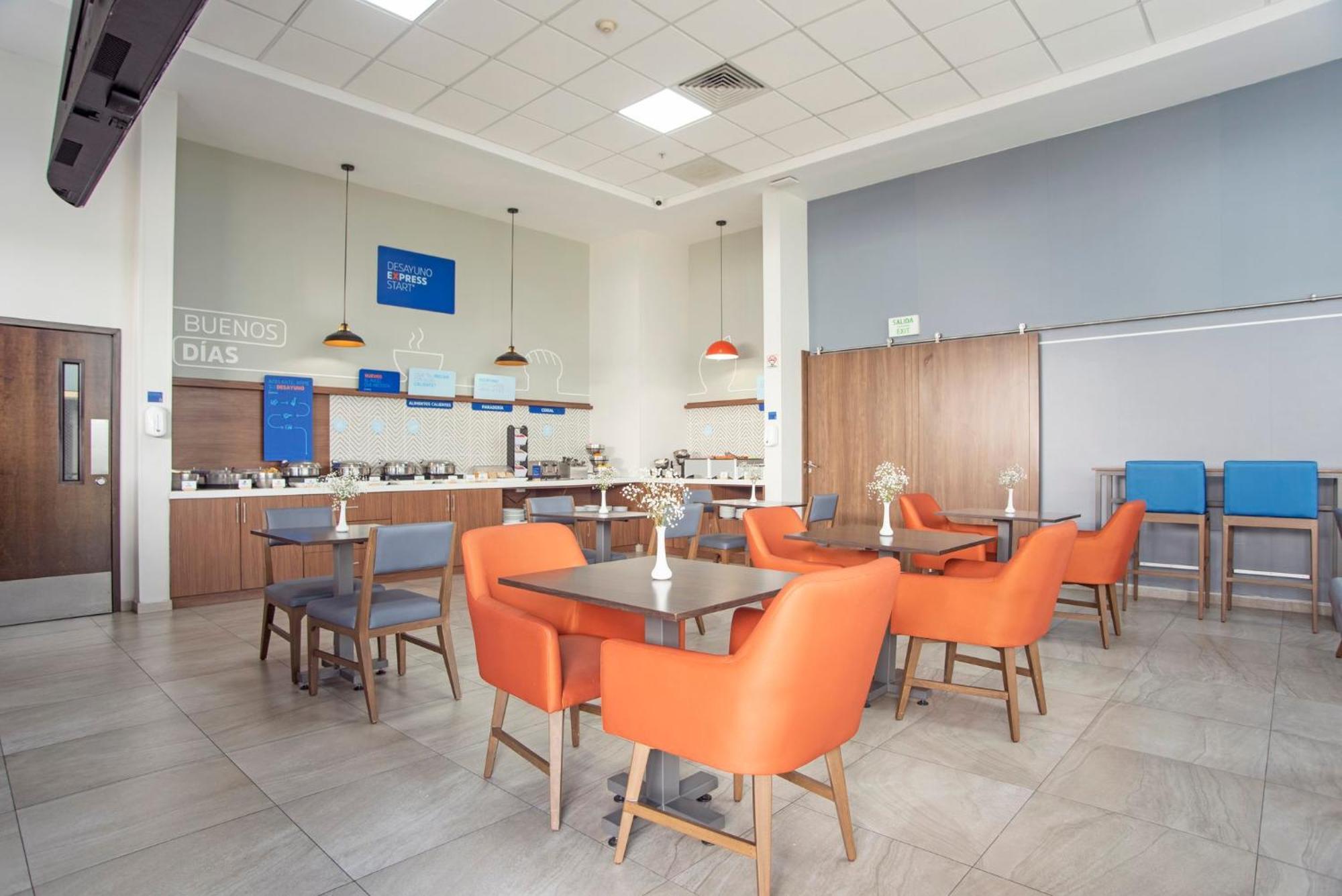 Holiday Inn Express Guadalajara Iteso By Ihg Zapopan Exterior foto