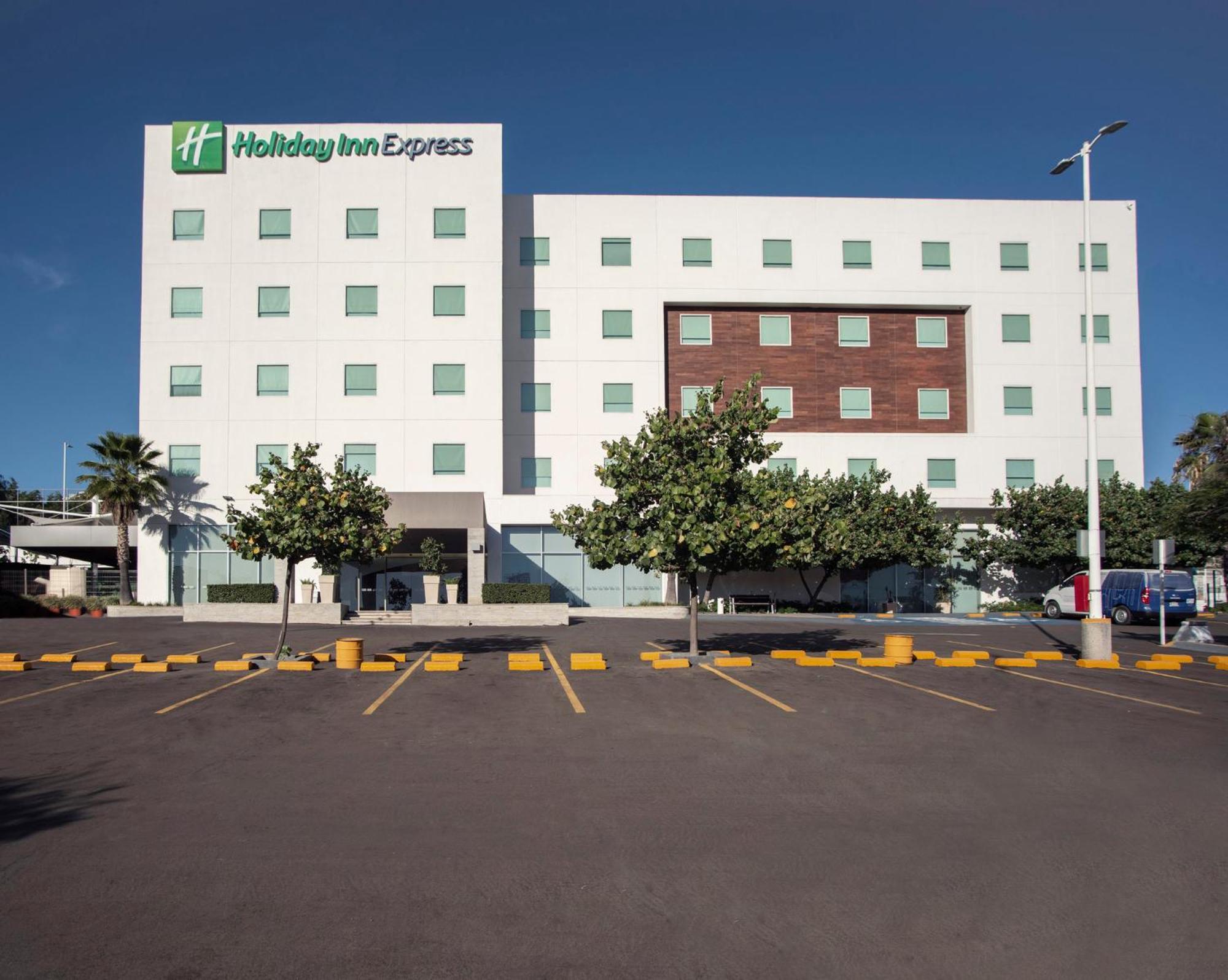 Holiday Inn Express Guadalajara Iteso By Ihg Zapopan Exterior foto
